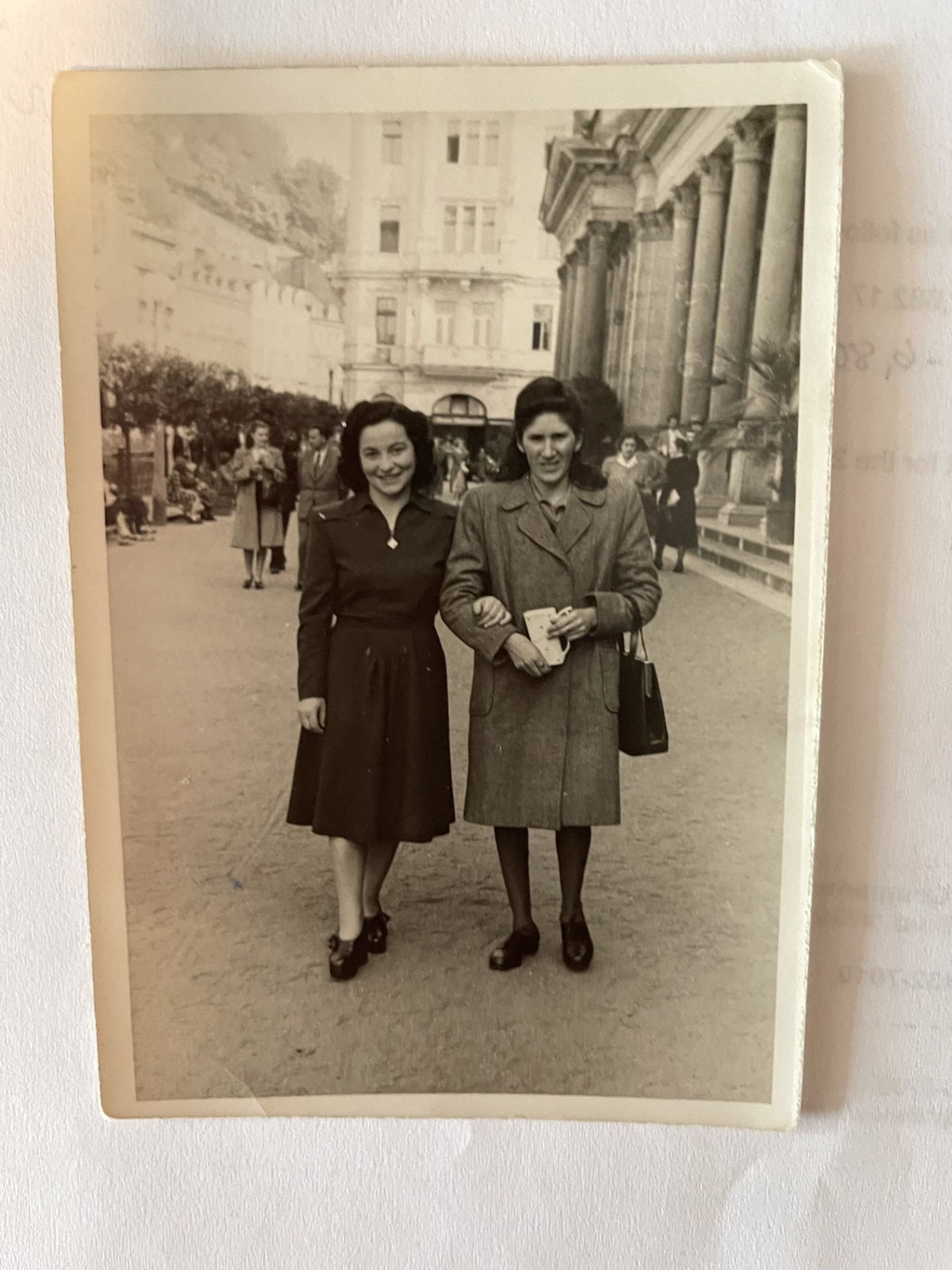 Mom with unknown woman after Liberation in Karlovy Vary, Czech